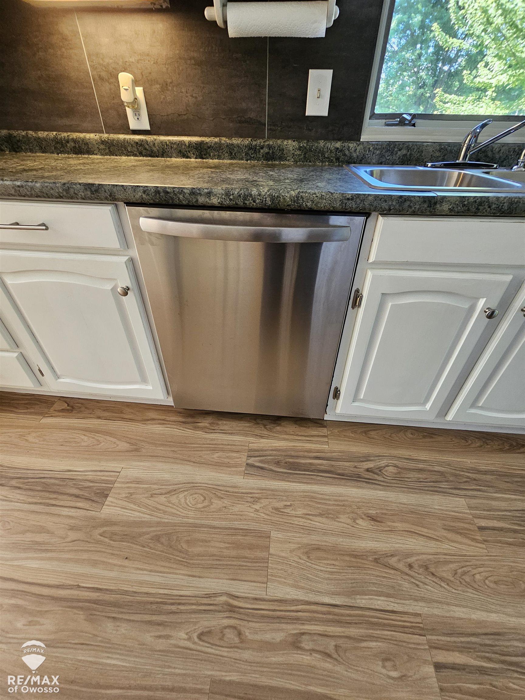 1516 North Hickory Road Owosso, MI 48867 - Photo 6 of 26 View of the new Dishwasher