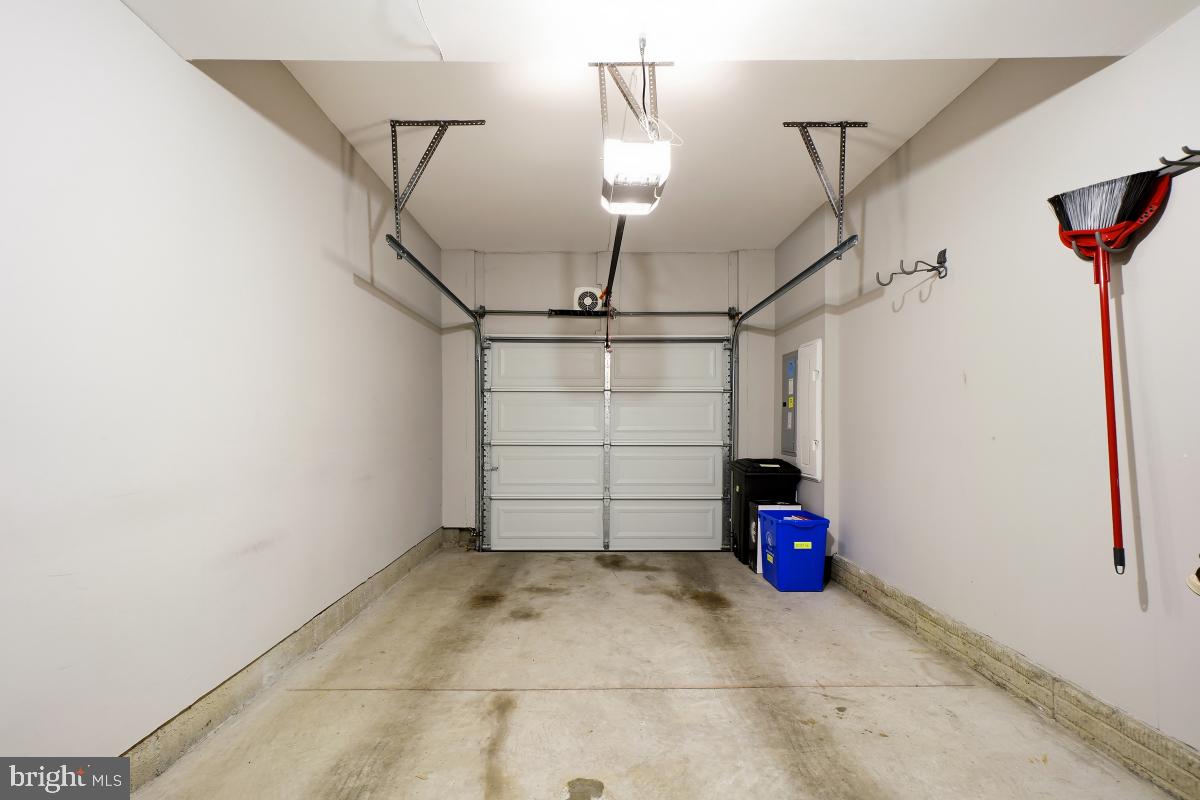 23517 Public House Road, Unit H Clarksburg, MD 20871 - Photo 45 of 49 Garage