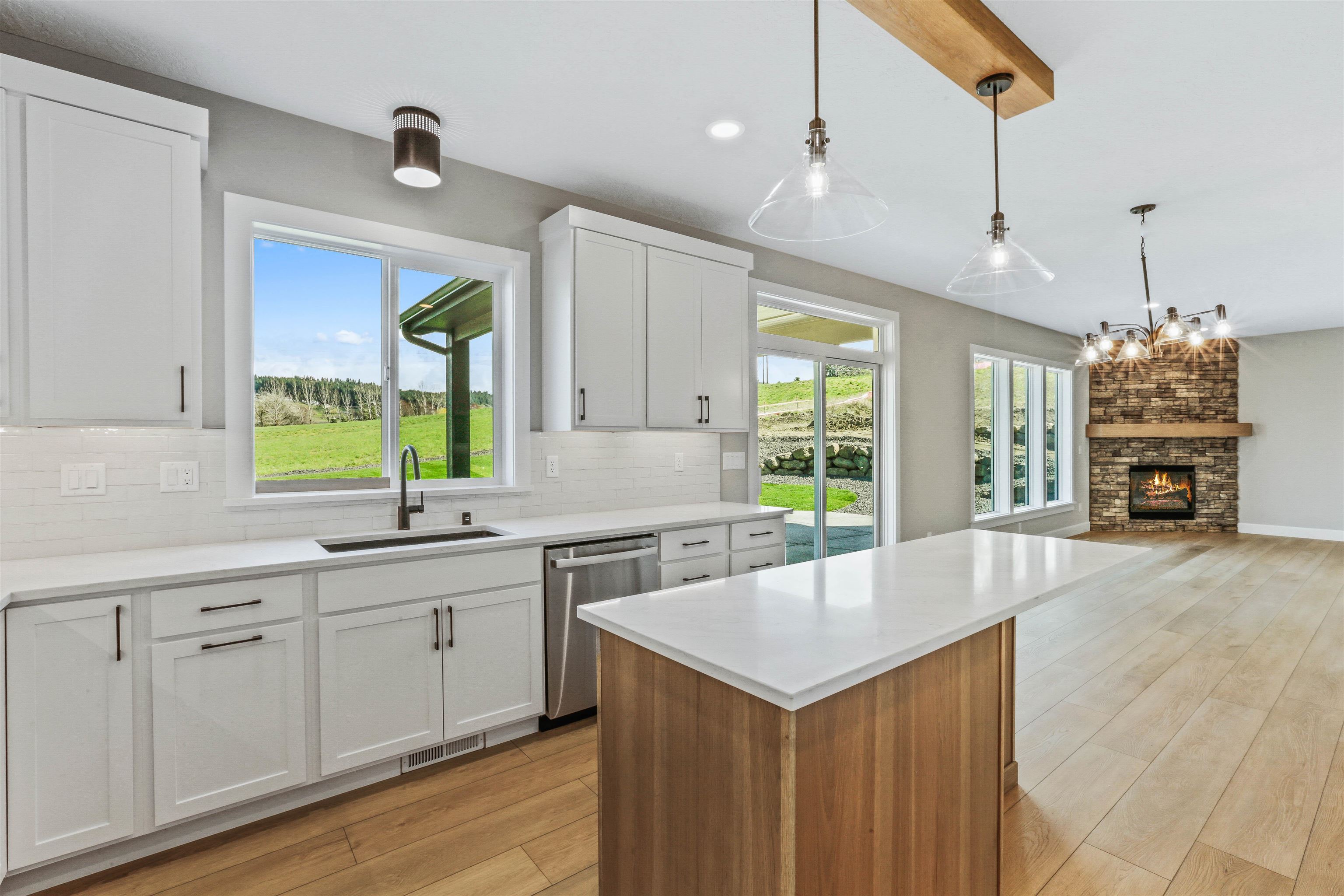 3757 South Aldo Road Spokane, WA 99223 - Photo 6 of 28