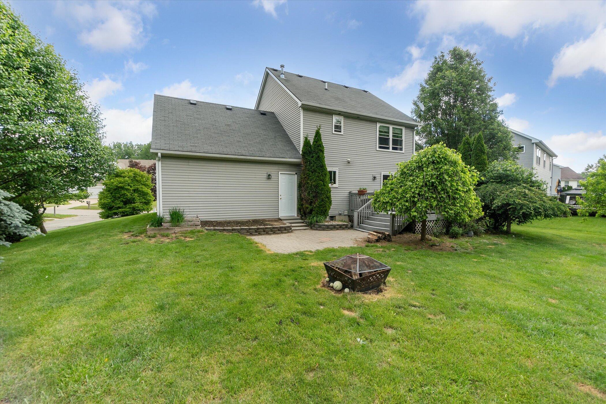 737 Dewars Street Howell, MI 48843 - Photo 36 of 48 36-737-Dewars-St-Howell-MI-48843-WindowS