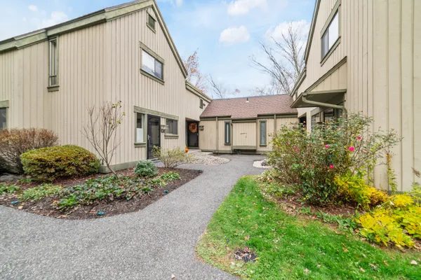 $315,000 | 89 Heritage Village, Unit D, Southbury, CT 06488