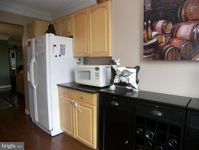 1800 Old Meadow Road, Unit 1213 McLean, VA 22102 - Photo 12 of 29 Kitchen #3