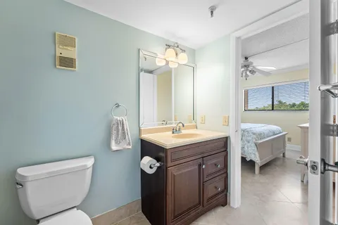$215,000 | 7076 Huntington Lane, Unit 502, Delray Beach, FL 33446