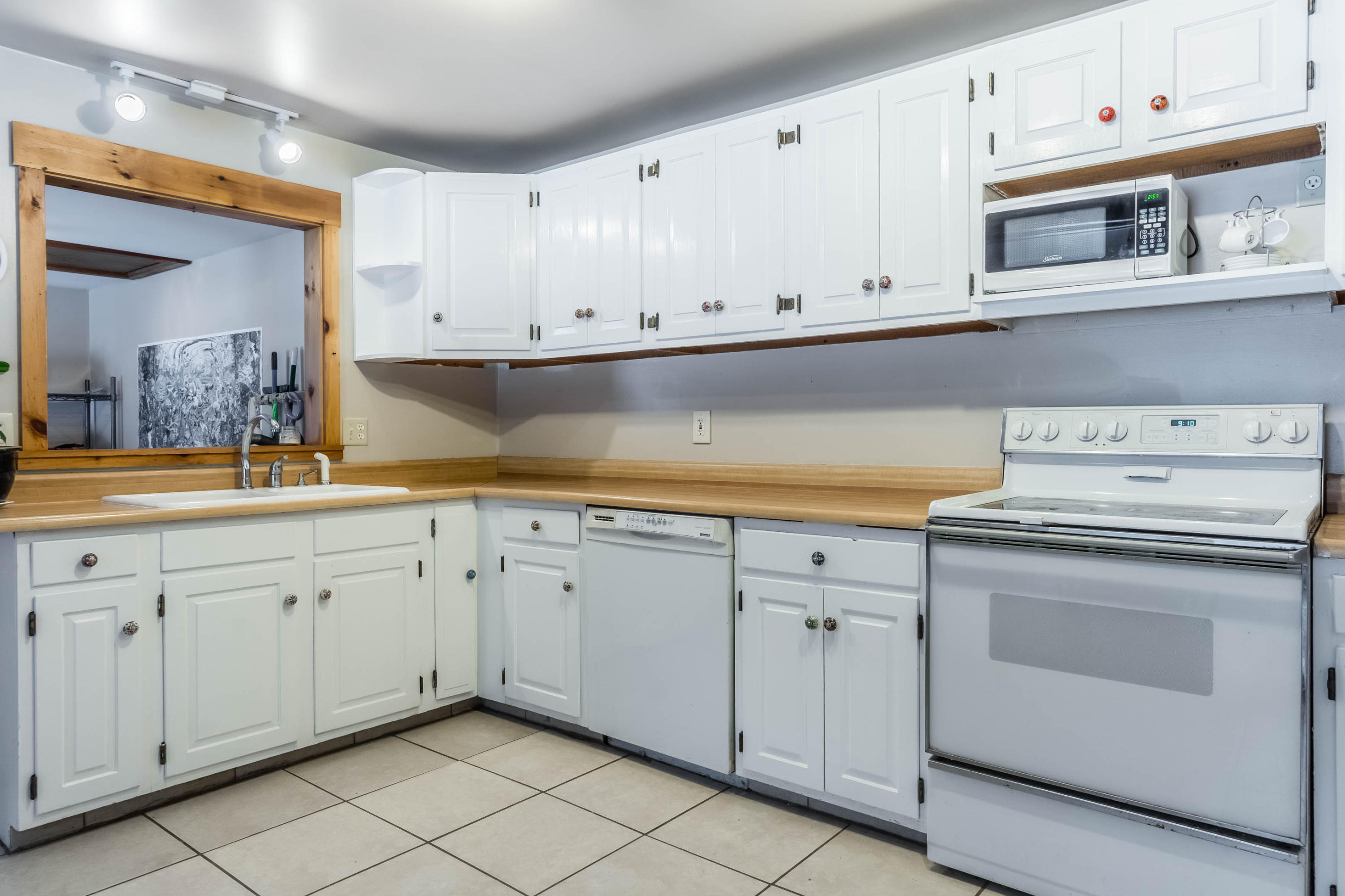 290 County Road Gorham, ME 04038 - Photo 5 of 30 2-1st Floor-10