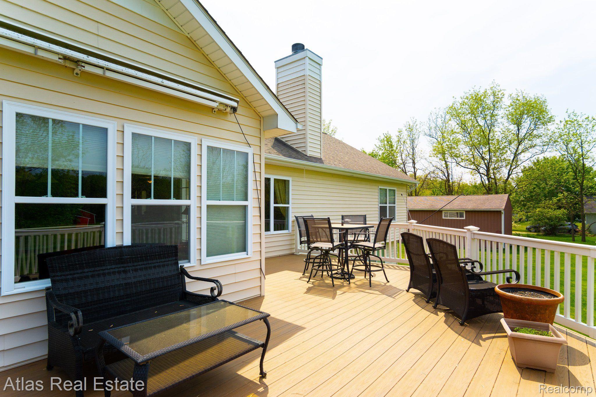 10114 Ridge Road Goodrich, MI 48438 - Photo 10 of 67 Low maintenance decking