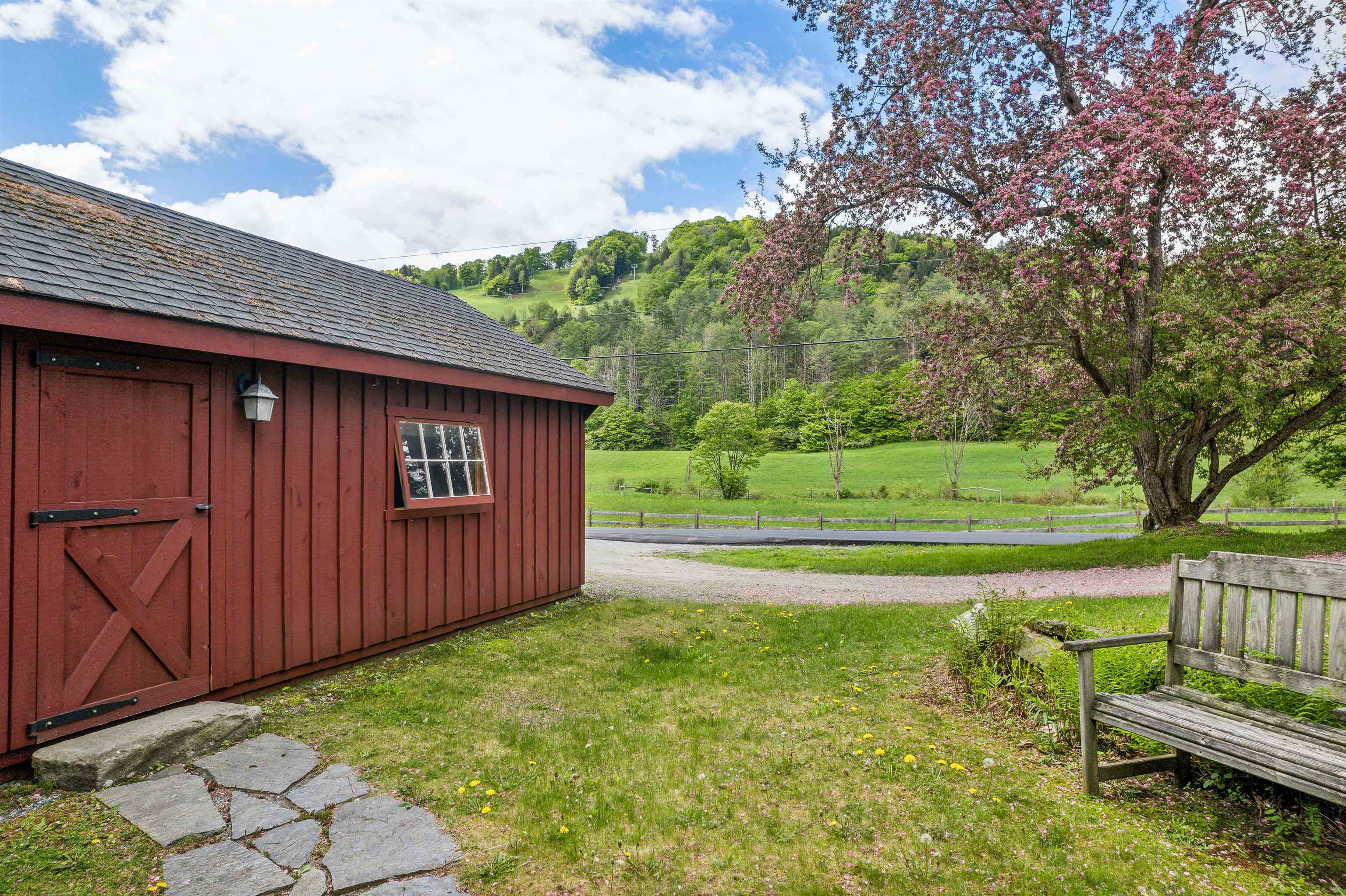 420 Stage Road Pomfret, VT 05067 - Photo 19 of 27
