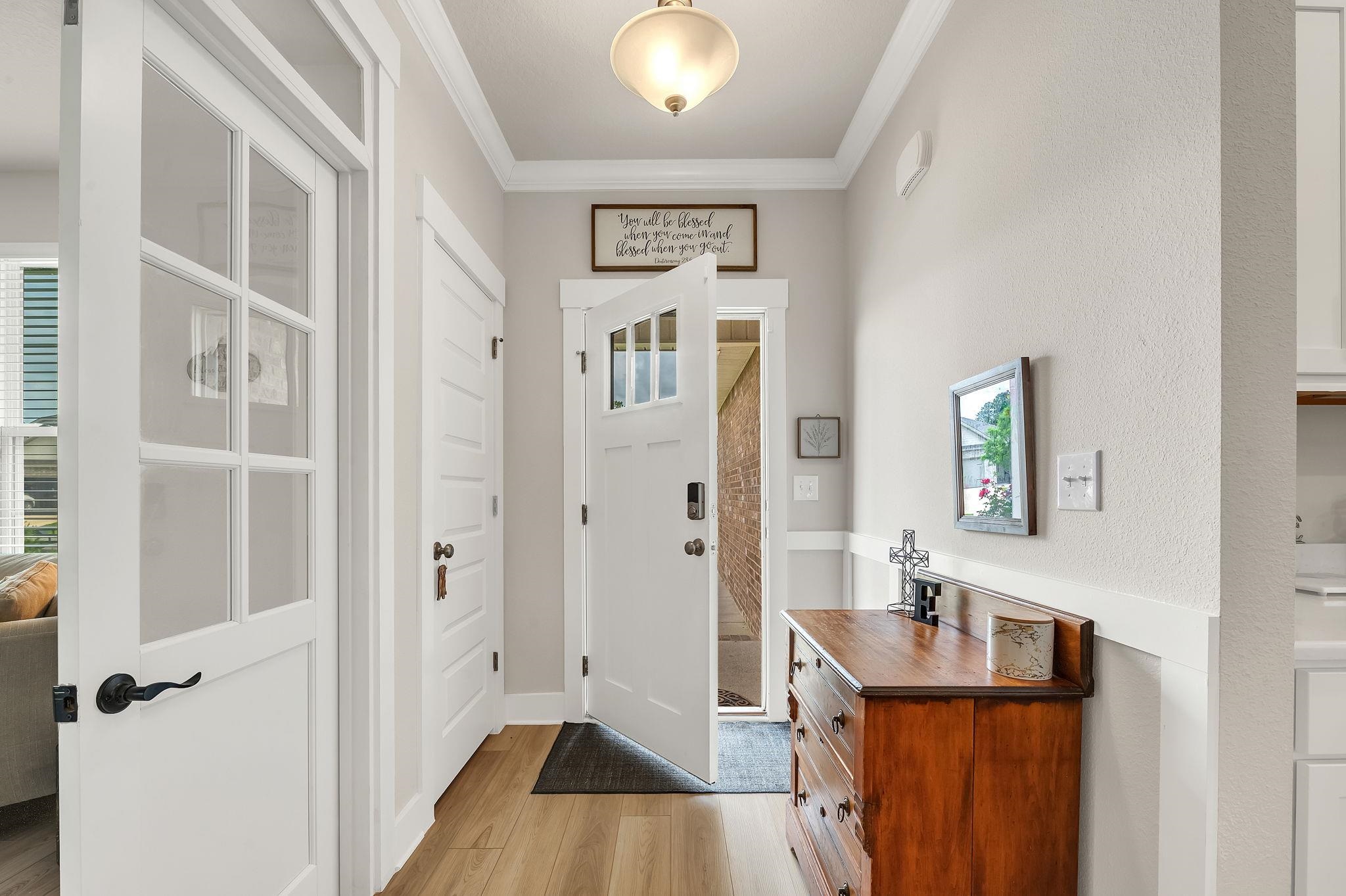9816 Lakeview Drive Foley, AL 36535 - Photo 6 of 59 Entrance Foyer
