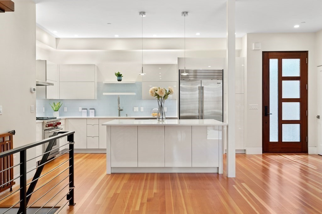 55 Regent Street, Unit 3 Cambridge, MA 02140 - Photo 7 of 27