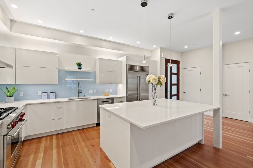 55 Regent Street, Unit 3 Cambridge, MA 02140 - Photo 9 of 27