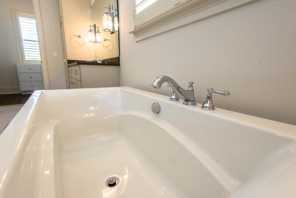 5622 Valley View Road Brentwood, TN 37027 - Photo 19 of 28 a bathroom with a tub