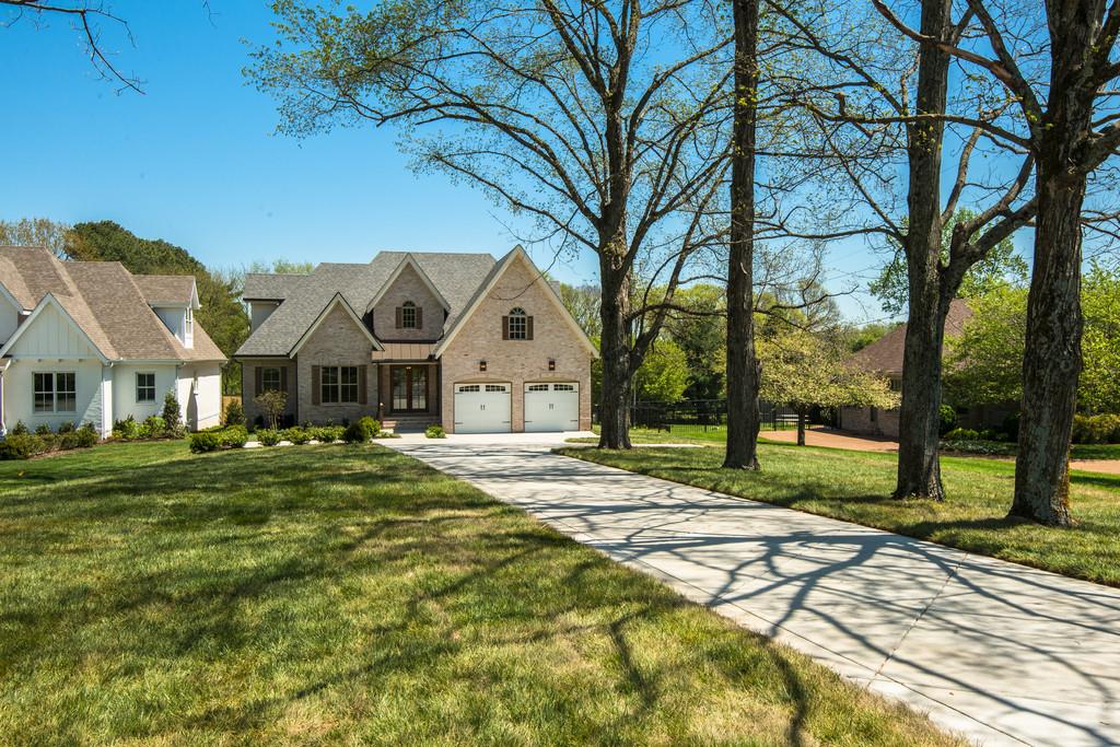 5622 Valley View Road Brentwood, TN 37027 - Photo 2 of 28 a front view of a house with a yard