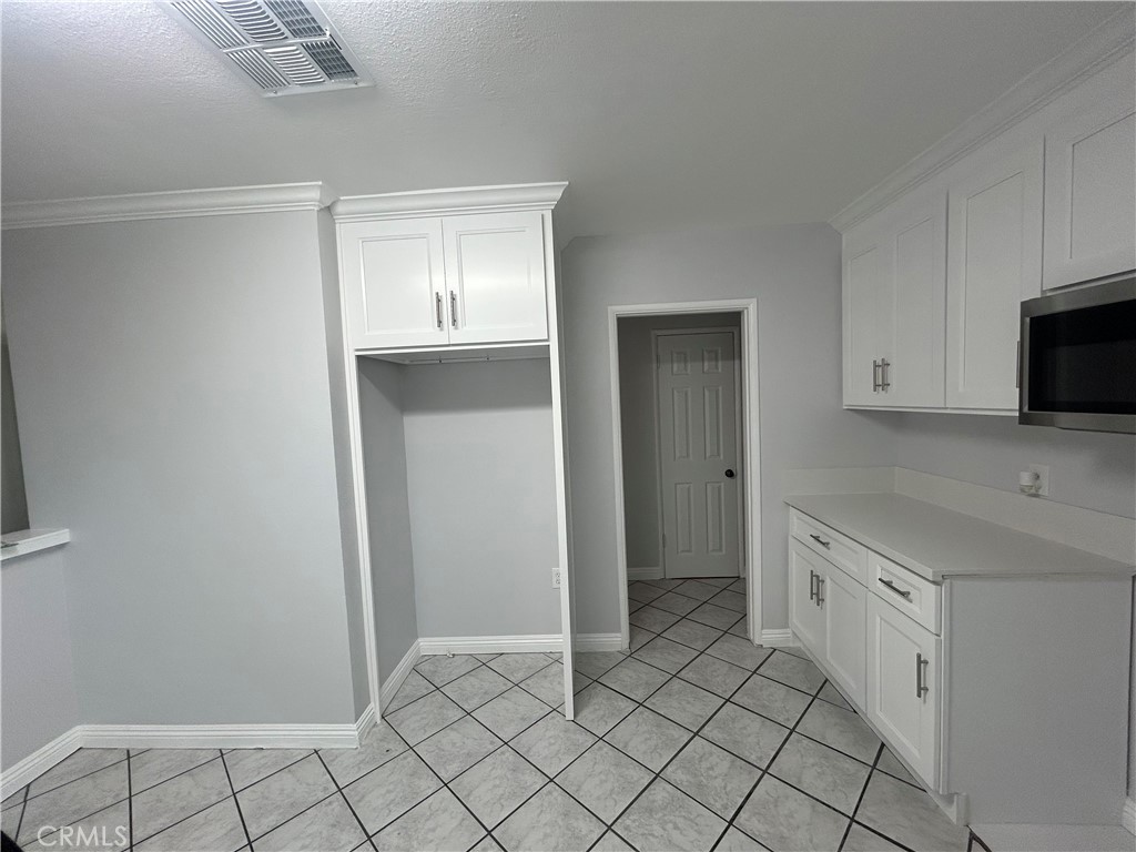 390 East Carter Street Rialto, CA 92376 - Photo 8 of 18