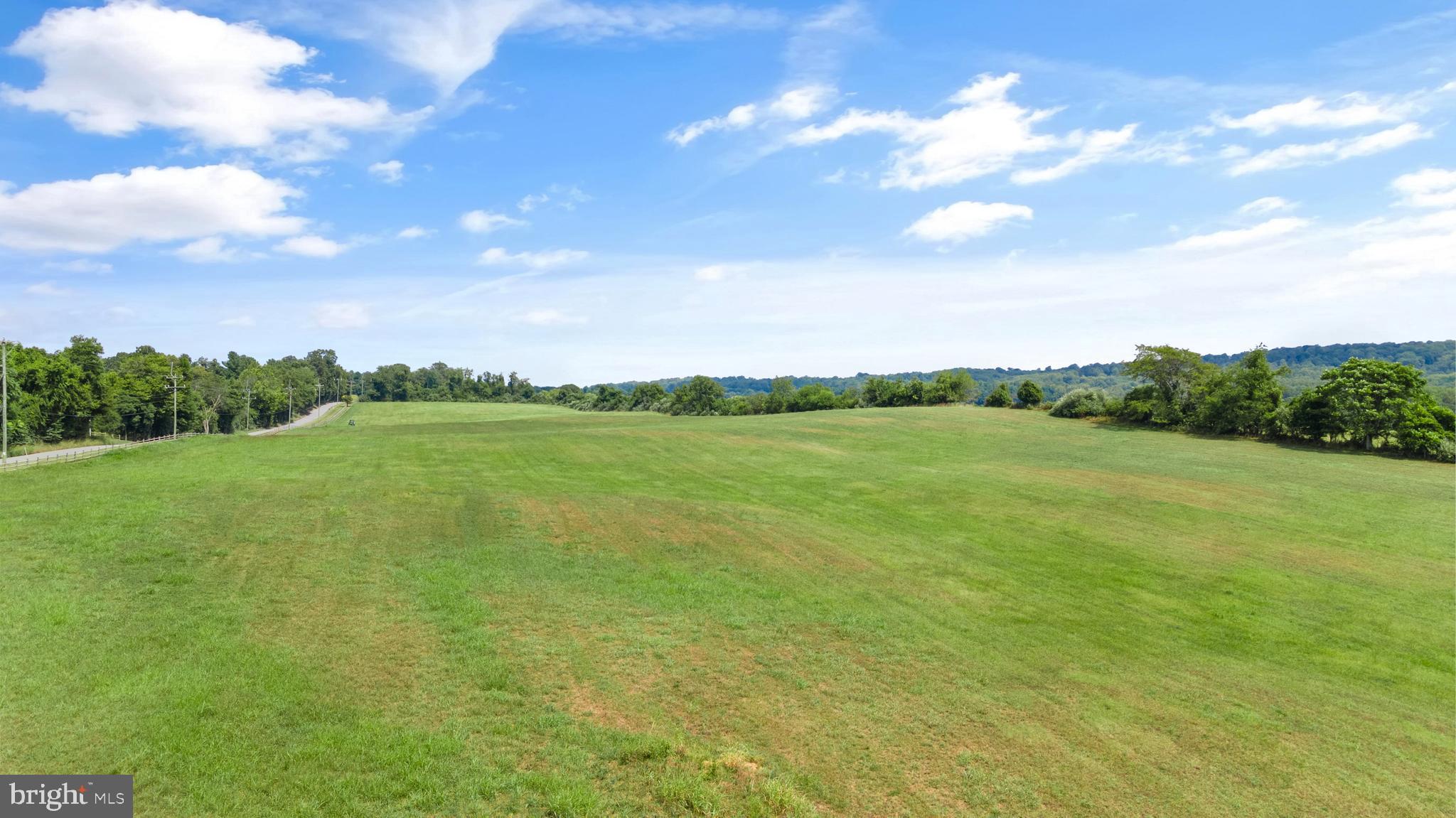 Shelburne Glebe Road Leesburg, VA 20175 - Photo 2 of 7 Front field