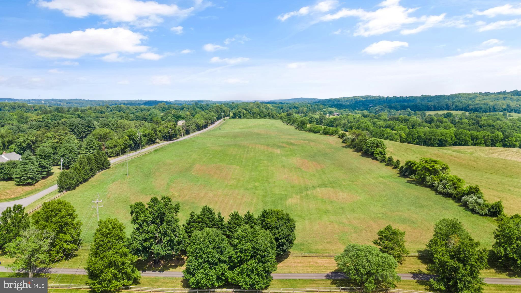 Shelburne Glebe Road Leesburg, VA 20175 - Photo 3 of 7 Front field