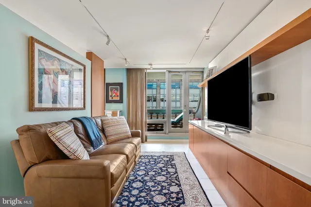 $414,000 | 701 Pennsylvania Avenue Northwest, Unit 1109, Washington, DC 20004