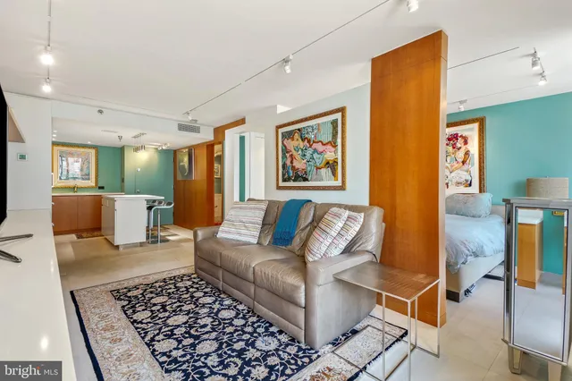 $414,000 | 701 Pennsylvania Avenue Northwest, Unit 1109, Washington, DC 20004