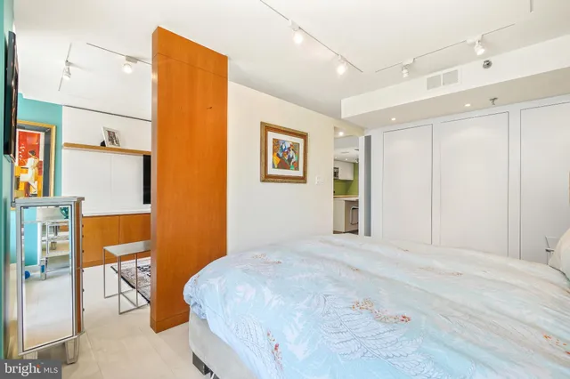 $414,000 | 701 Pennsylvania Avenue Northwest, Unit 1109, Washington, DC 20004