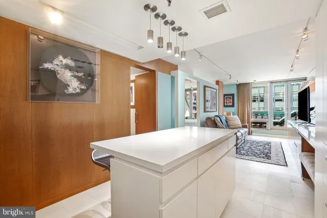 $414,000 | 701 Pennsylvania Avenue Northwest, Unit 1109, Washington, DC 20004