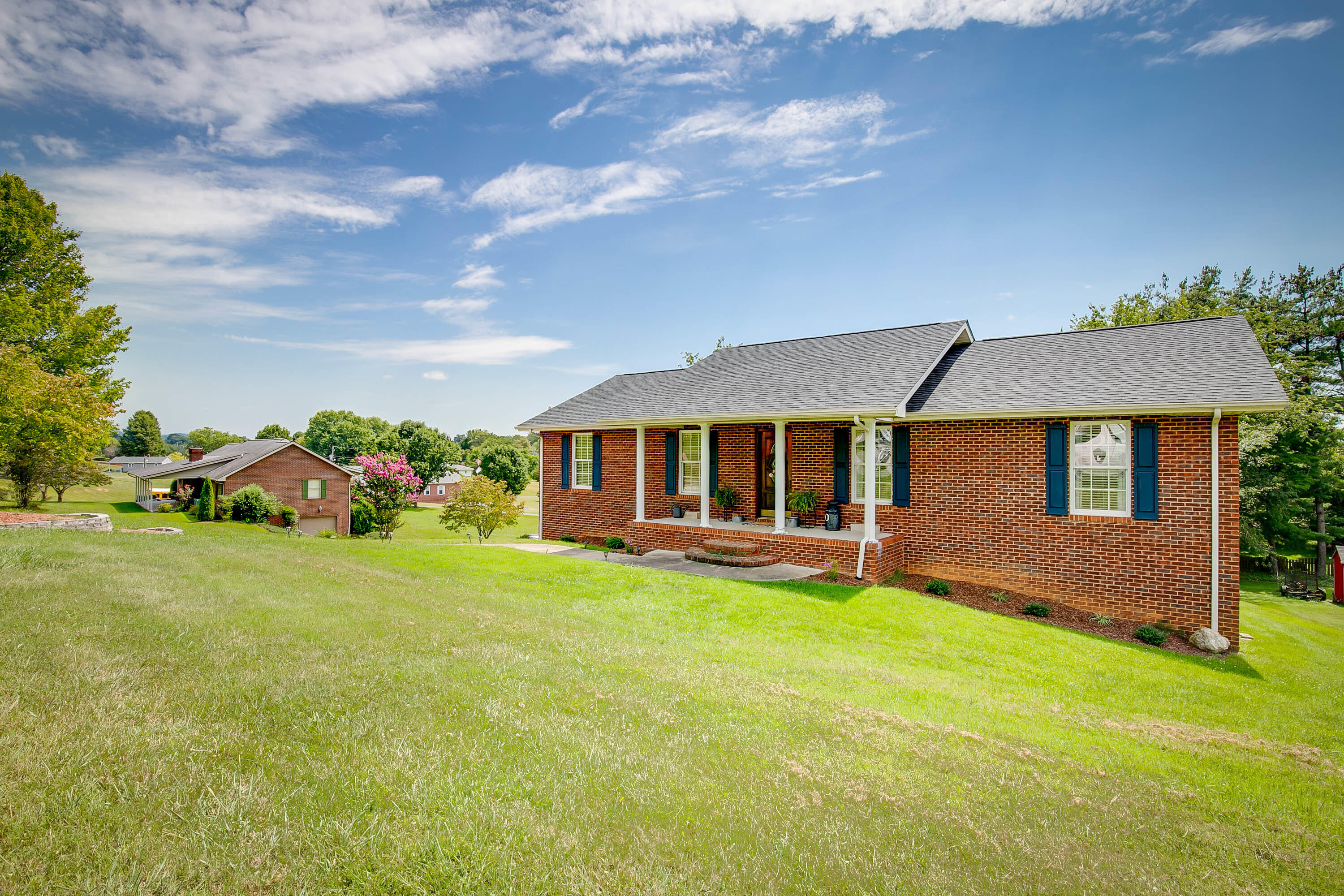 2113 Sandy Road Kingsport, TN 37660 - Photo 3 of 36 003_sandy-3