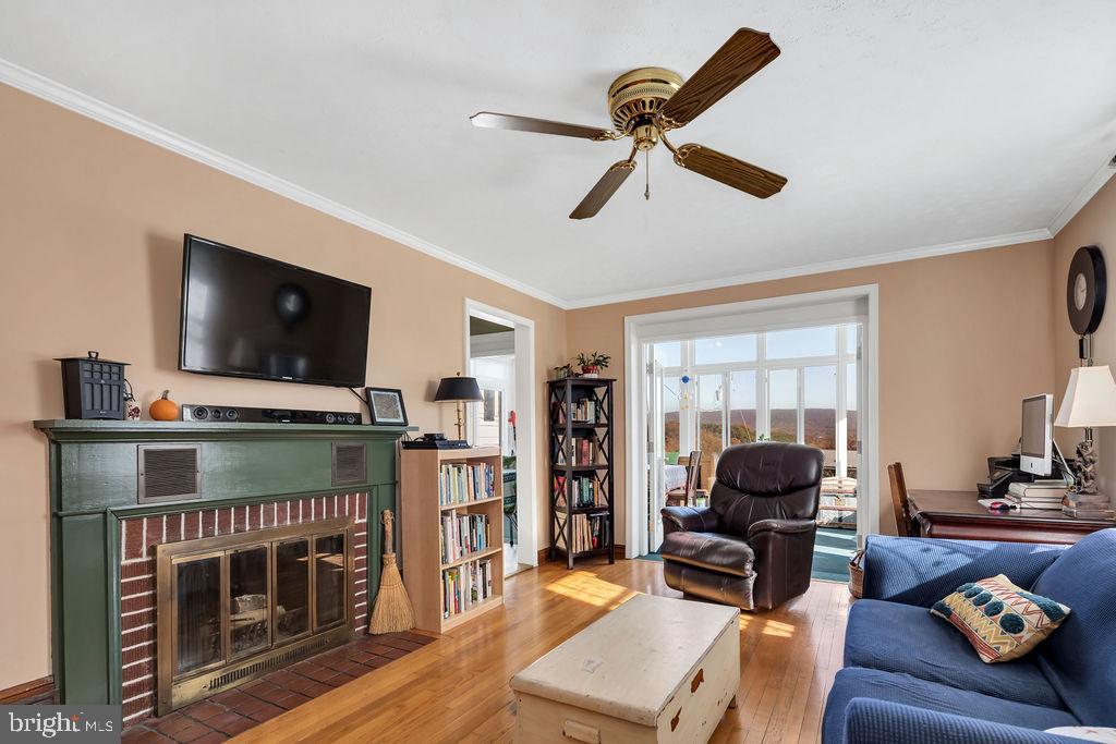 237 Henry O Michael Road Berkeley Springs, WV 25411 - Photo 6 of 37 Gallery Image 6