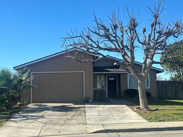 $295,000 | 700 South Corcoran Avenue, Avenal, CA 93204