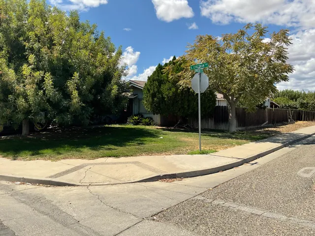 $295,000 | 700 South Corcoran Avenue, Avenal, CA 93204