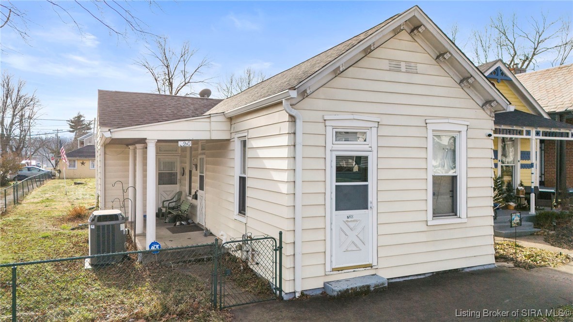 720 East 2nd Street Madison, IN 47250 - Photo 2 of 26