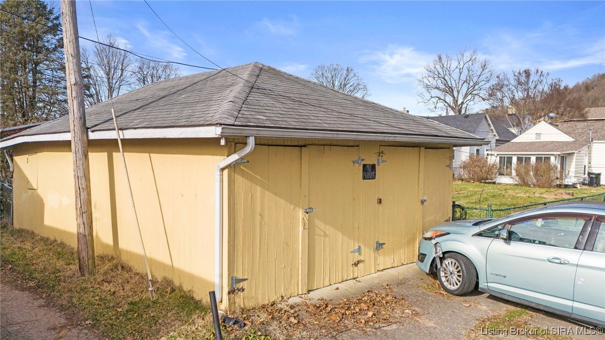 720 East 2nd Street Madison, IN 47250 - Photo 8 of 26