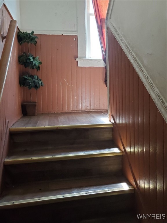 71 Poplar Avenue Buffalo, NY 14211 - Photo 9 of 14 Foyer