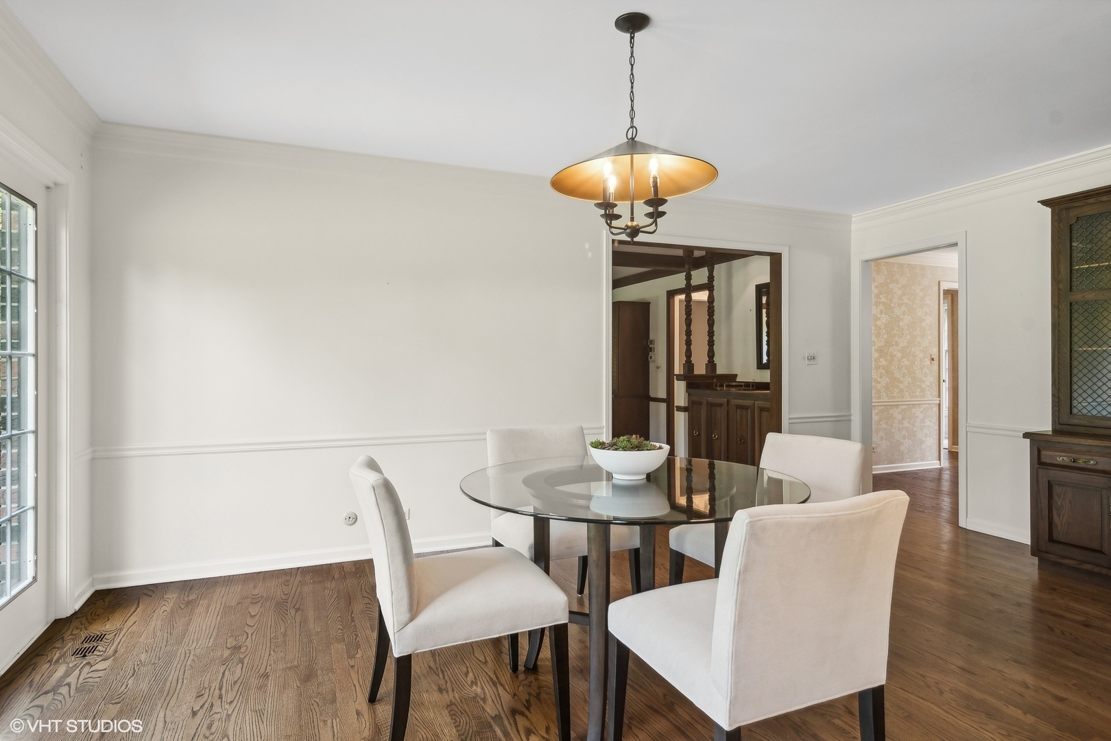 508 Forest Cove Road Lake Bluff, IL 60044 - Photo 11 of 38 a view of a dining room with furniture and wooden floor