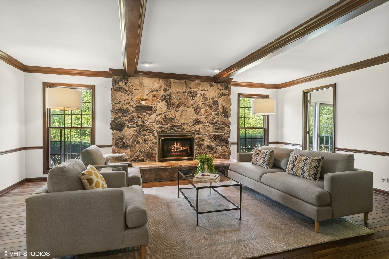 508 Forest Cove Road Lake Bluff, IL 60044 - Photo 9 of 38 a living room with furniture and a fireplace