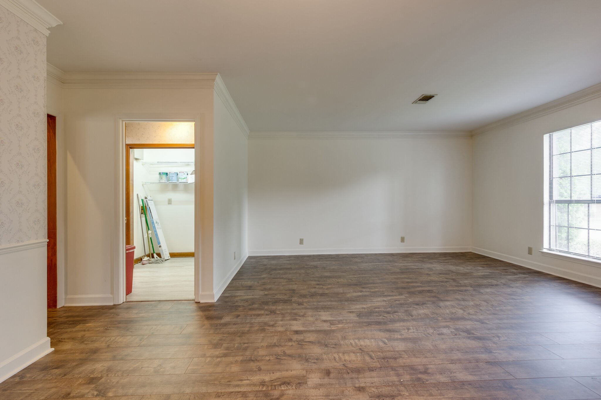712 General George Patton Road Nashville, TN 37221 - Photo 7 of 35 an empty room with windows and closet
