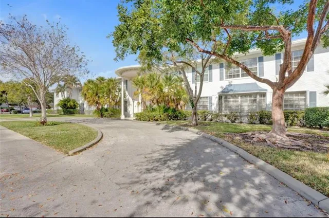 $1,900 | 6750 Northeast 21st Road, Unit 123, Fort Lauderdale, FL 33308