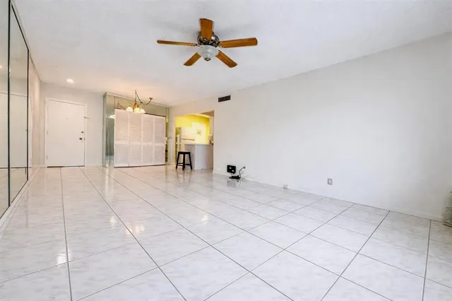 $1,850 | 6750 Northeast 21st Road, Unit 123, Fort Lauderdale, FL 33308