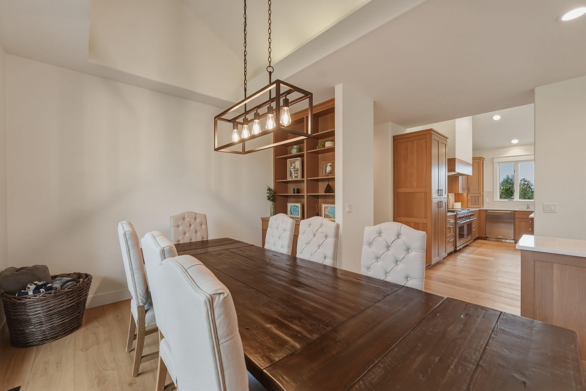 21680 Butte Ranch Road Bend, OR 97702 - Photo 10 of 65 FORMAL DINING ROOM
