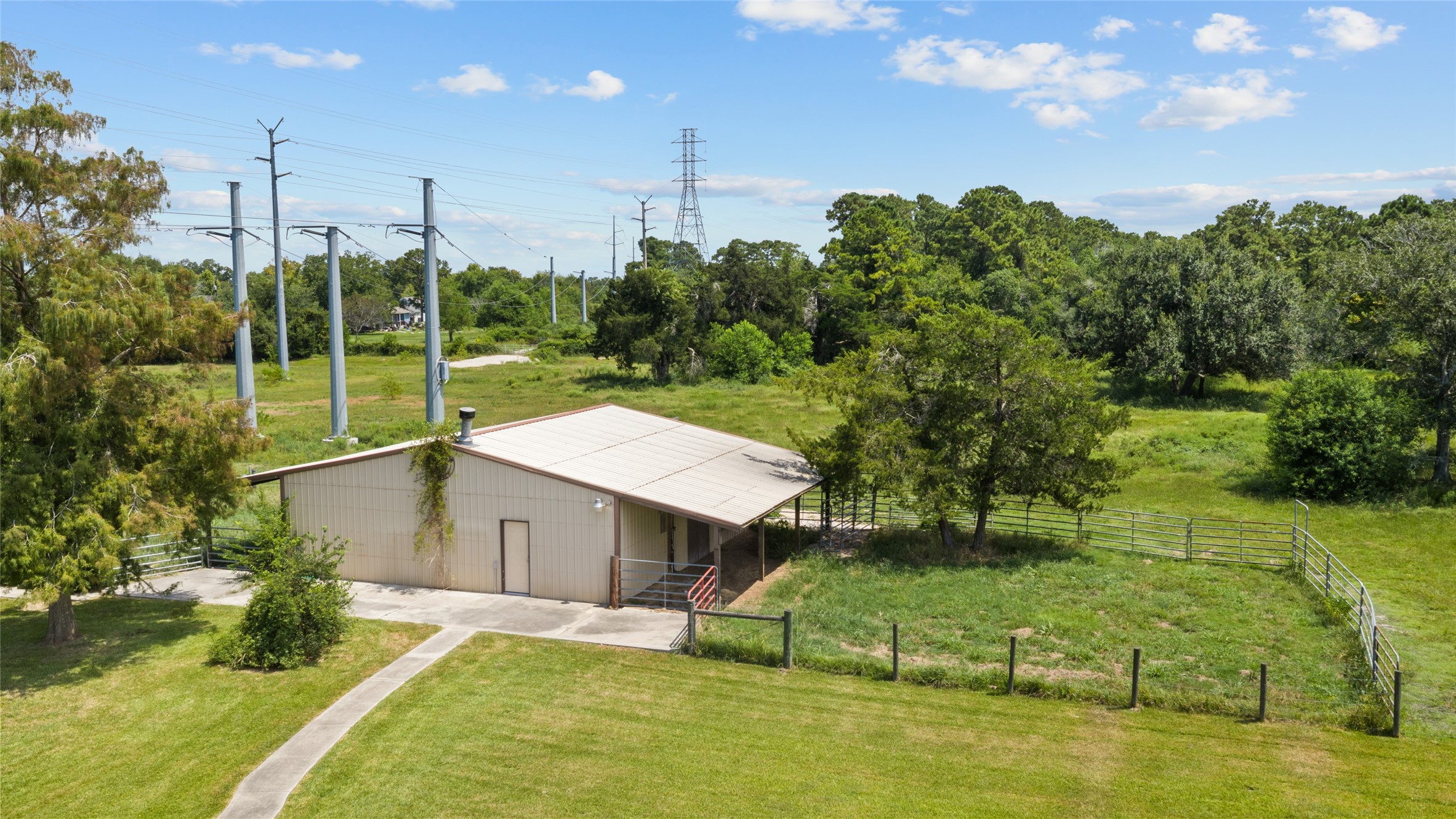 2915 Cemetery Road Santa Fe, TX 77517 - Photo 23 of 35 Barn