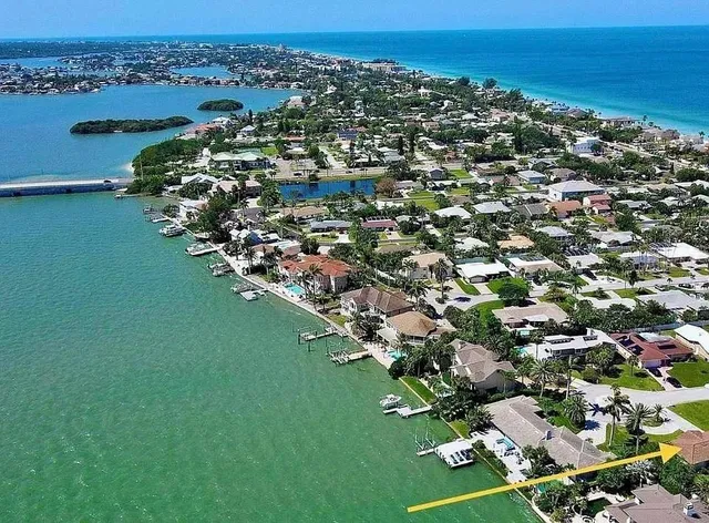 $3,550 | 117 15th Street, Belleair Beach, FL 33786