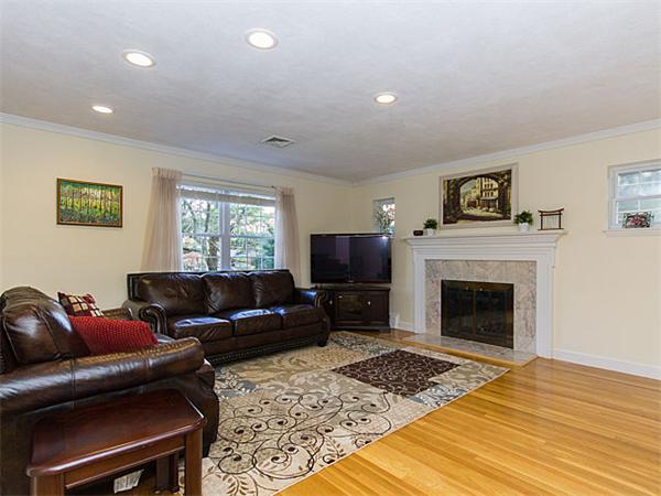 45 Oakwood Road Newton, MA 02466 - Photo 6 of 15 Gallery Image 6