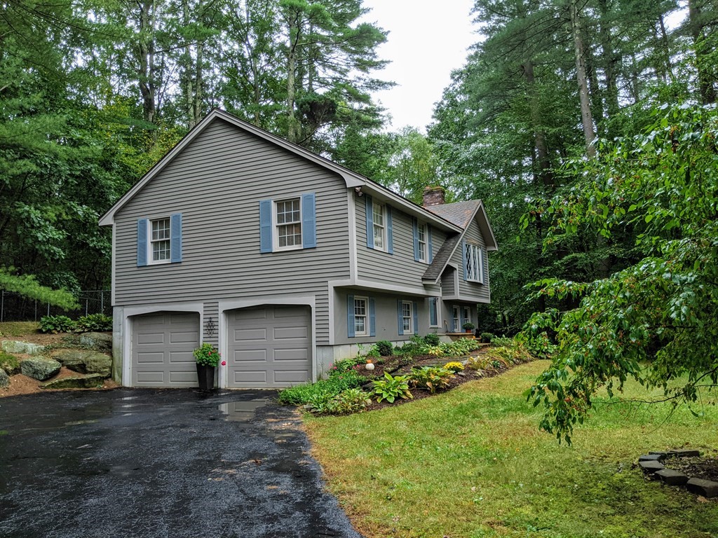 358 New Boston Road Sturbridge, MA 01566 - Photo 2 of 23