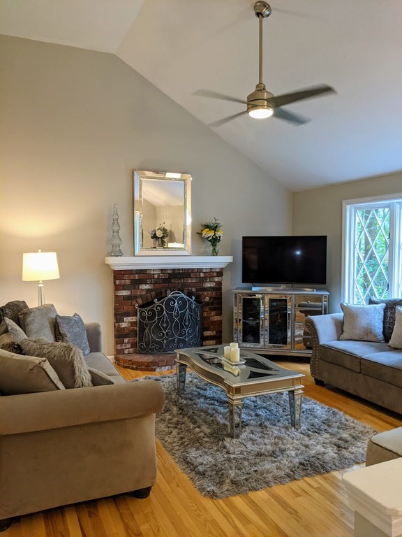 358 New Boston Road Sturbridge, MA 01566 - Photo 7 of 23