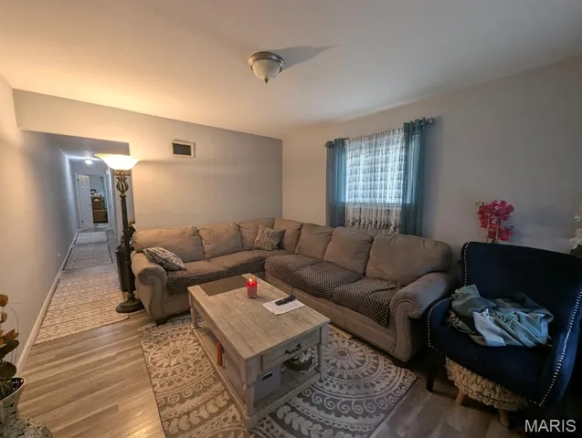 $224,900 | 765 Pardella Avenue, Unit A, St. Louis, MO 63125