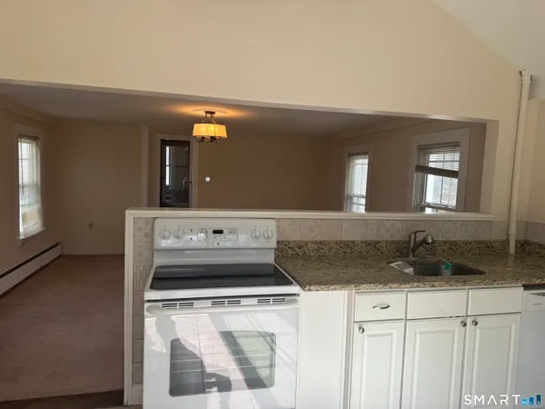 $1,850 | 1107 Ellington Road, Unit 2, South Windsor, CT 06074