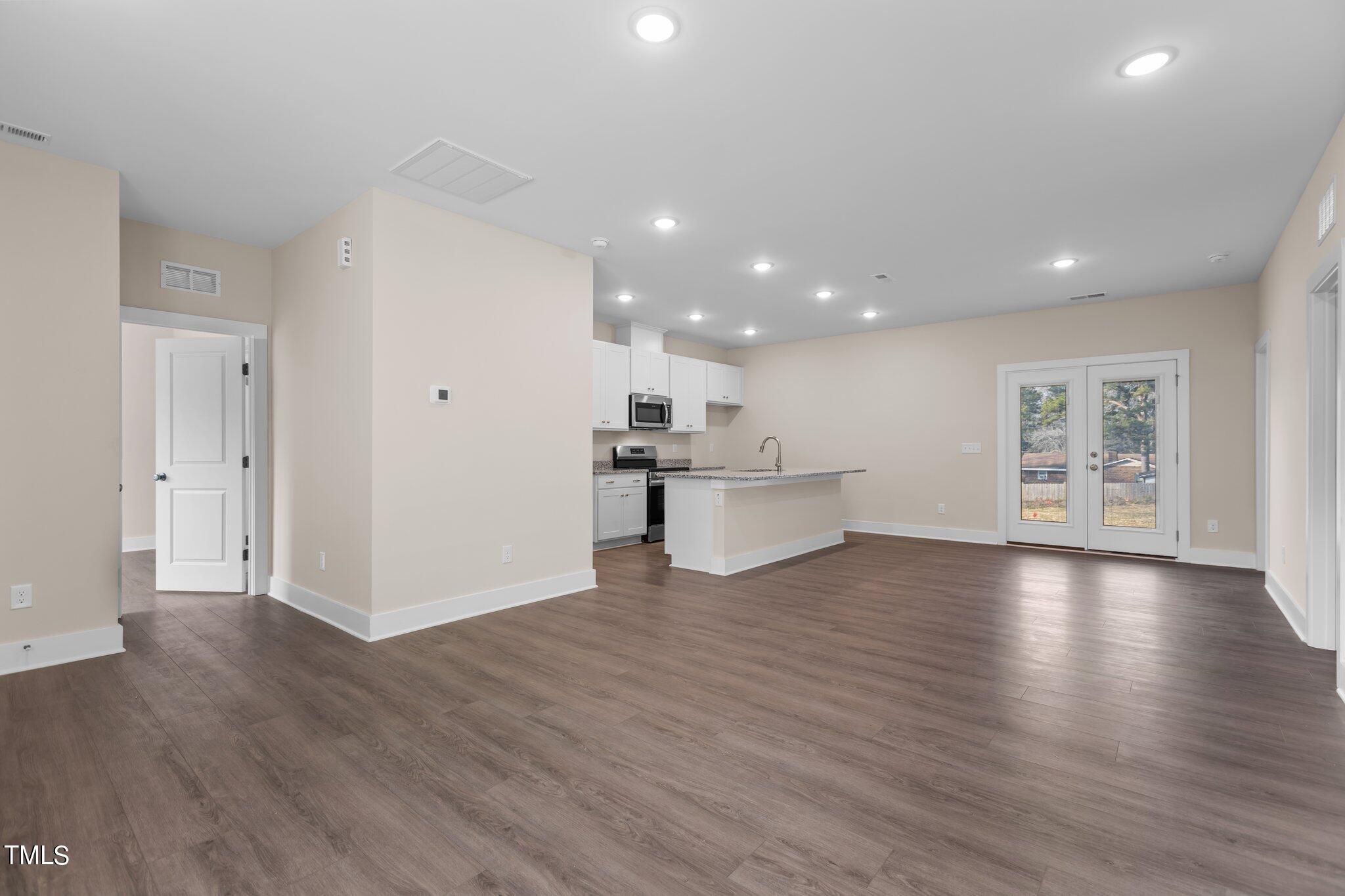 520 Poplar Drive Raleigh, NC 27603 - Photo 5 of 29 11-web-or-mls-IMGL2647
