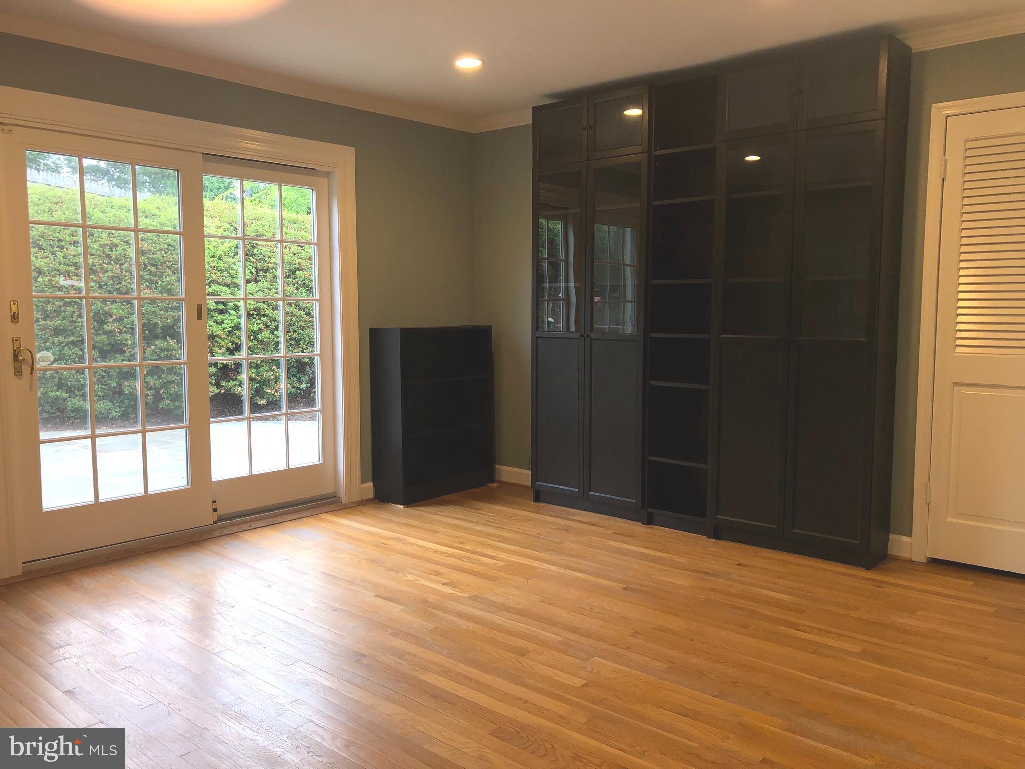 7327 Yates Court McLean, VA 22101 - Photo 12 of 34 Main level office/bedroom