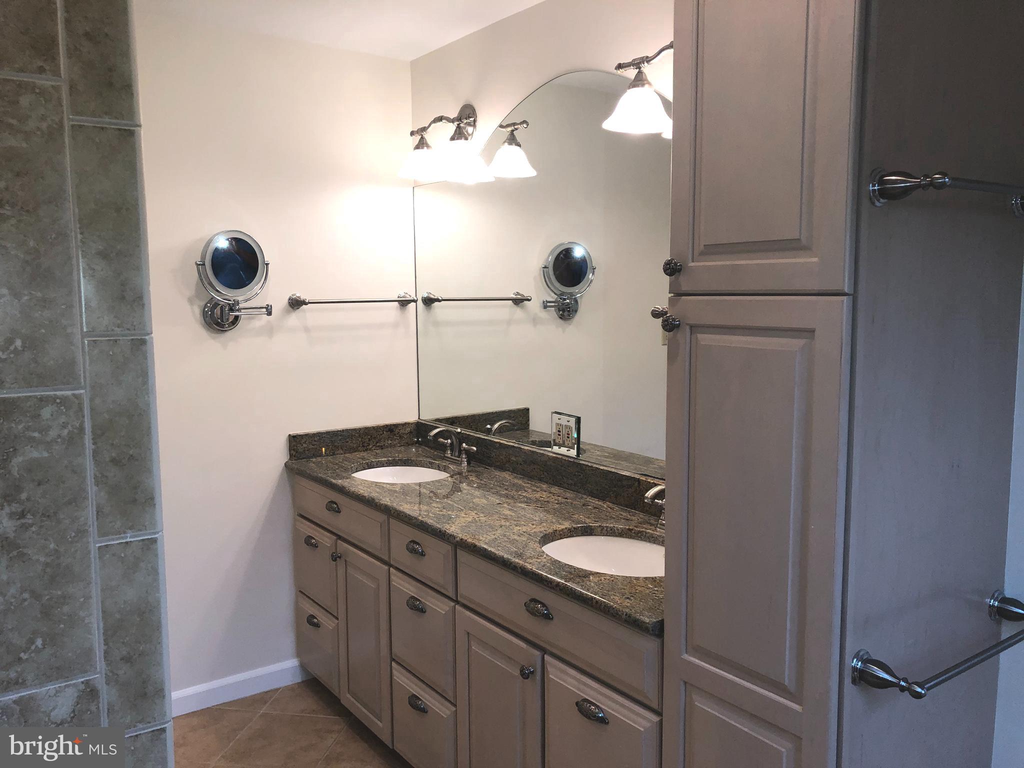 7327 Yates Court McLean, VA 22101 - Photo 18 of 34 Master bathroom with dual vanity