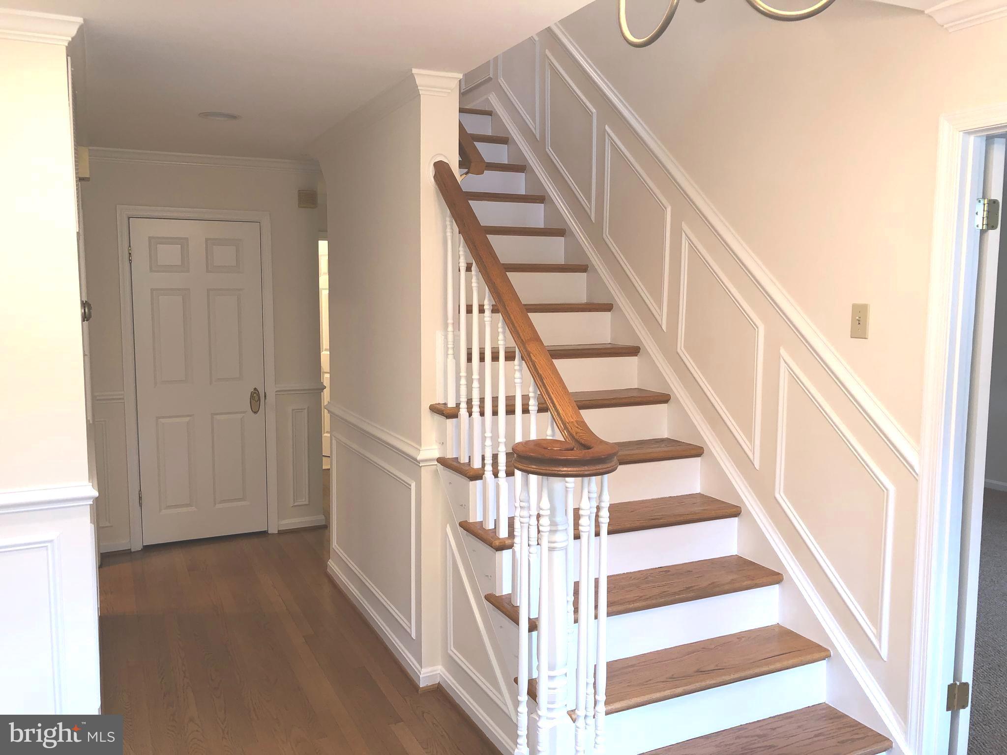 7327 Yates Court McLean, VA 22101 - Photo 3 of 34 Hardwood floors