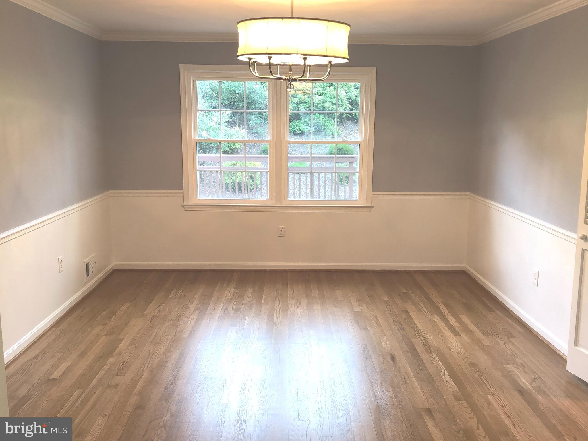 7327 Yates Court McLean, VA 22101 - Photo 6 of 34 Dining Room with chair molding