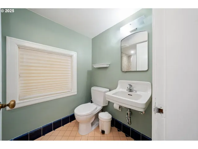 $849,900 | 660 Southwest Evans Street, Portland, OR 97219