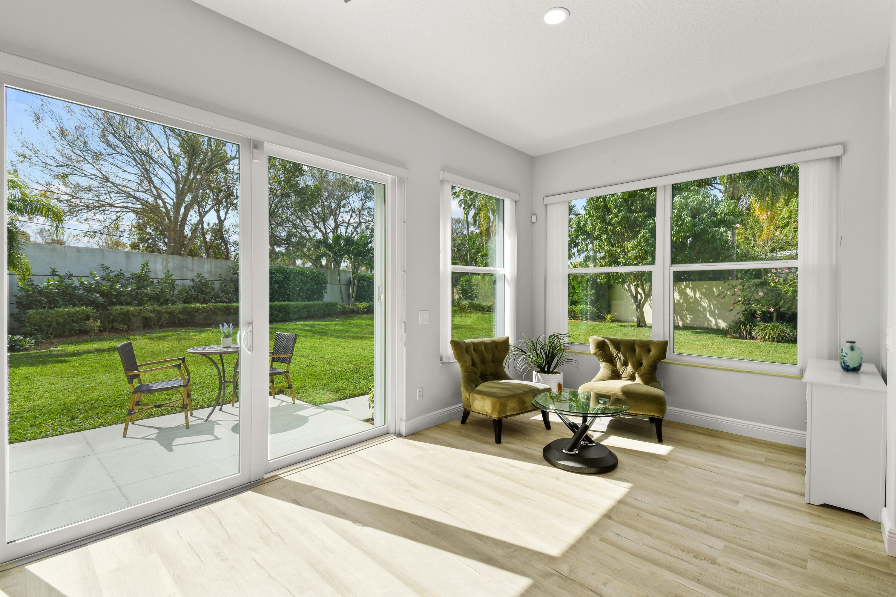 172 Hampton Circle Jupiter, FL 33458 - Photo 17 of 38 172HamptonCircle_24
