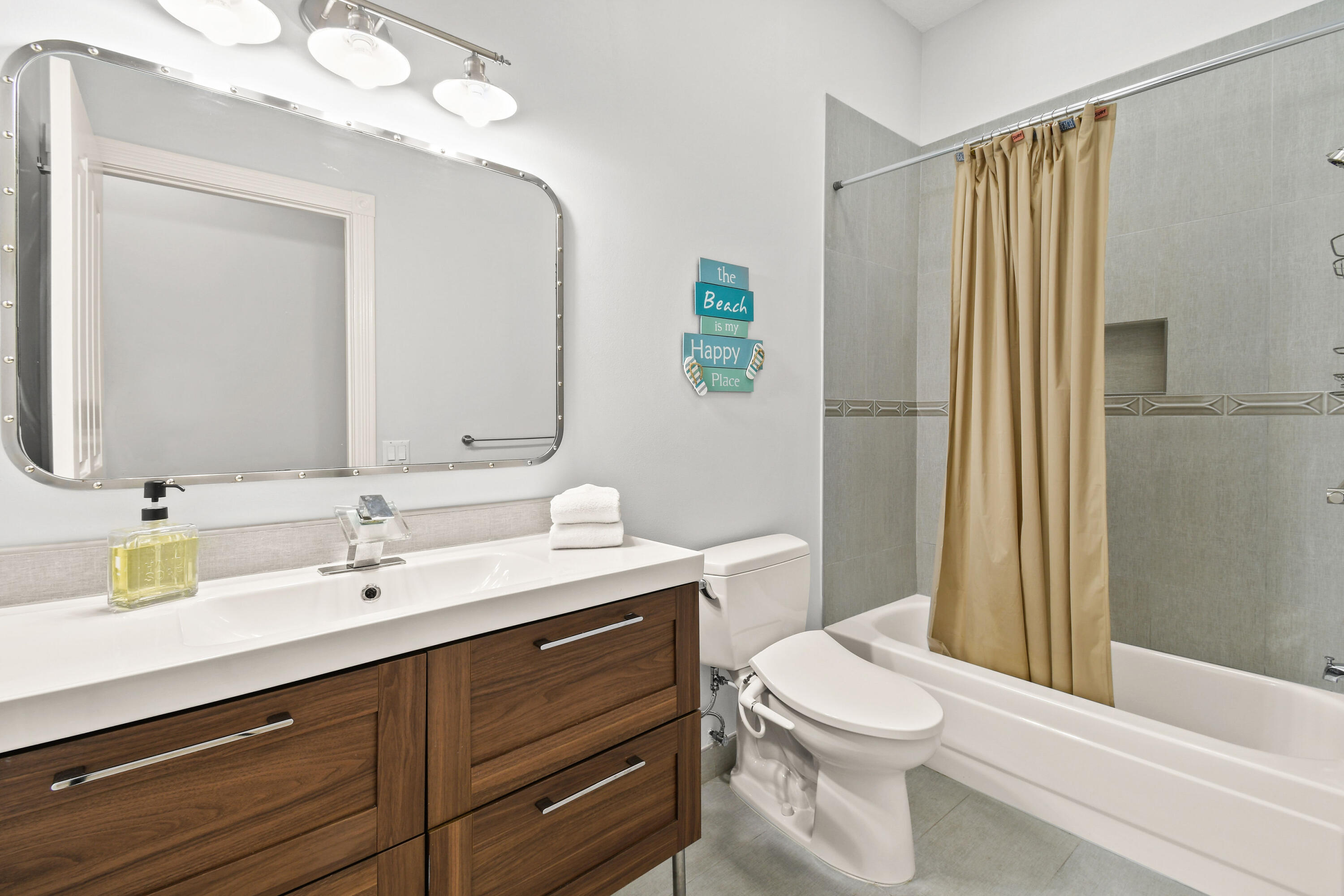172 Hampton Circle Jupiter, FL 33458 - Photo 29 of 38 172HamptonCircle_40